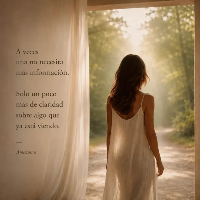 No escribí Amazonas para responder preguntas.Lo escribí para observar algo que suele pasar desapercibido.El momento en que la experiencia aparece en el cuerpo antes de convertirse en explicación.He puesto voz a esa historia en una nueva entrada del blog.Son solo unos minutos.Un lugar tranquilo desde donde mirar.Te dejo el enlace en comentarios.#memoriaencarnada
#MujerConsciente
#miradainterior