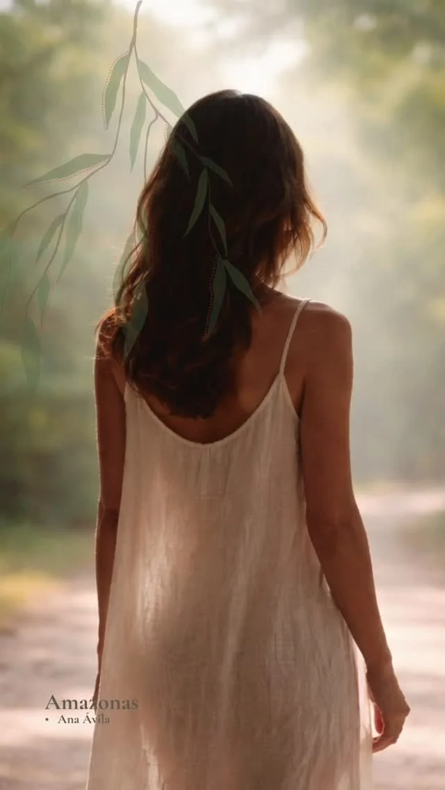 El cuerpo aparece.
Se organiza para sostener.
Entra en conflicto para seguir creciendo.
Se vuelve sistema para comprender.
Se evalúa para reconocer su forma.
Y un día se retira.No como renuncia.
Como medida.  Si este fragmento te encontró en el momento adecuado, Amazonas te espera en Amazon.(enlace en Bio)#Amazonas #LucidezTranquila #EnsayoLiterario #CuerpoFemenino #ProcesoInterior